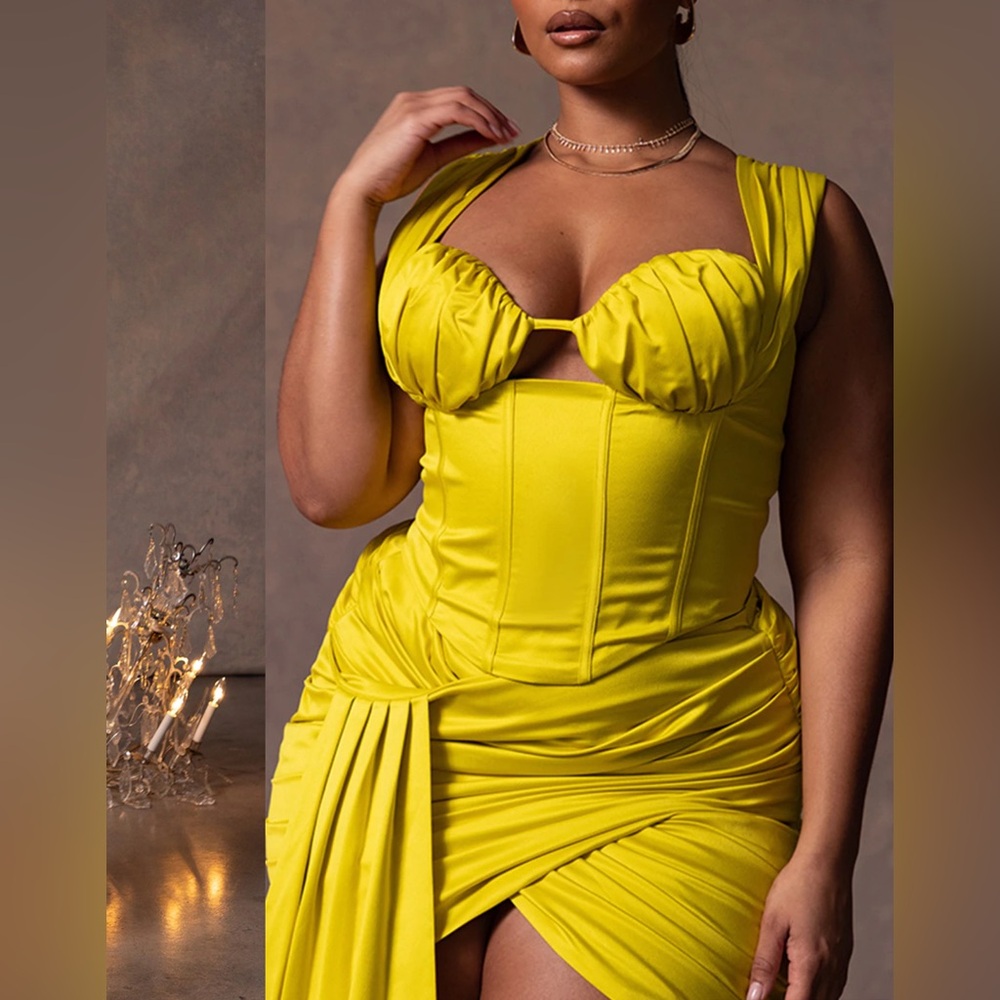 CHARTREUSE CONSTRUCTED SATIN RUCHED BUST
CORSET PLUS